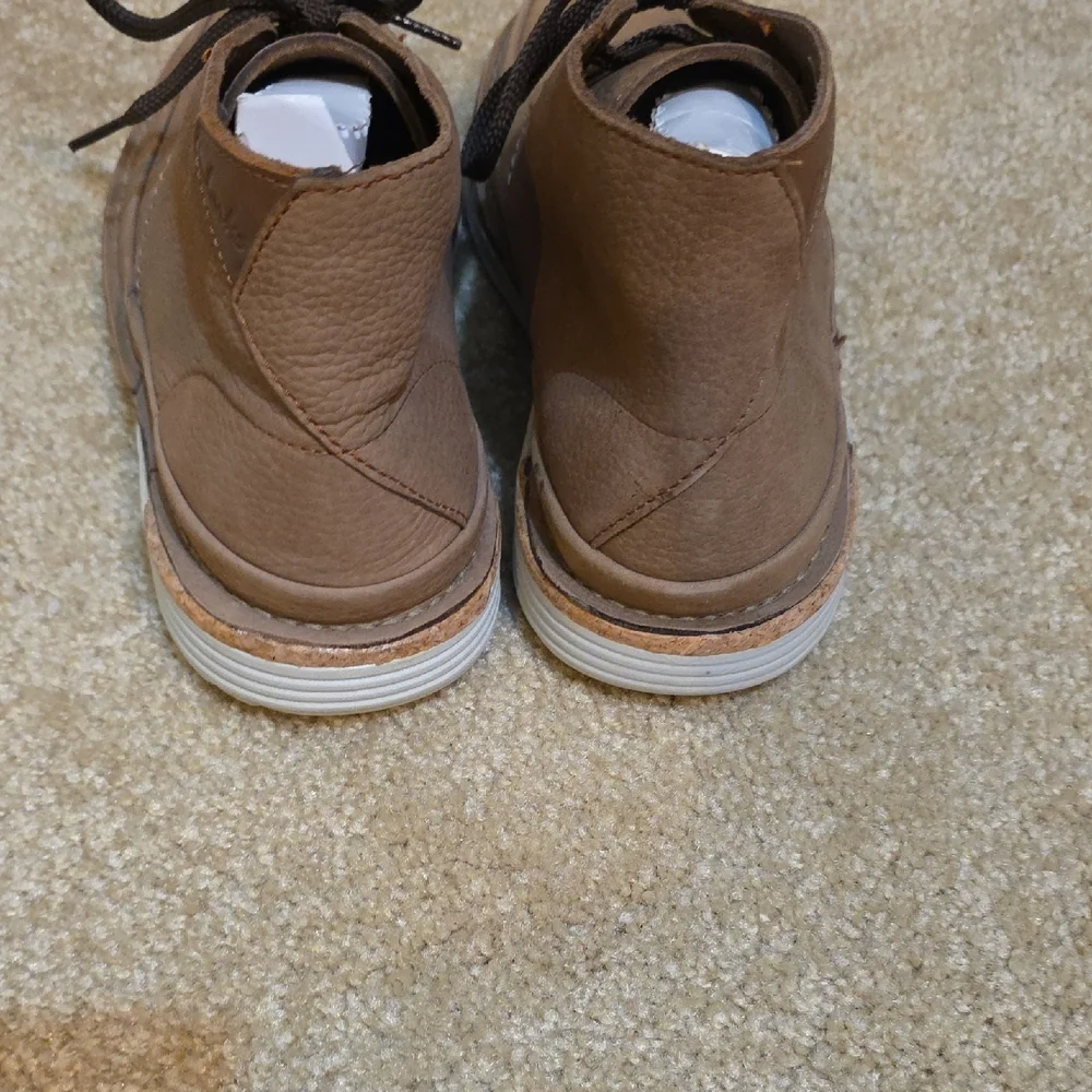 Clarks Men's Tan Chukka Boots‎